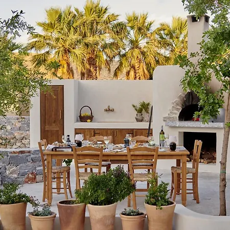 Otel Village Heights 5*